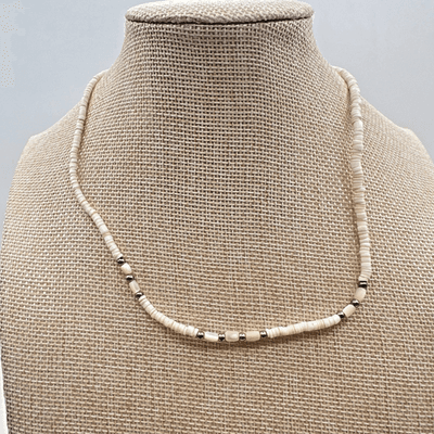 Vintage Y2K White Shell Heishi Beaded Choker Necklace Silver Tone Jewelry