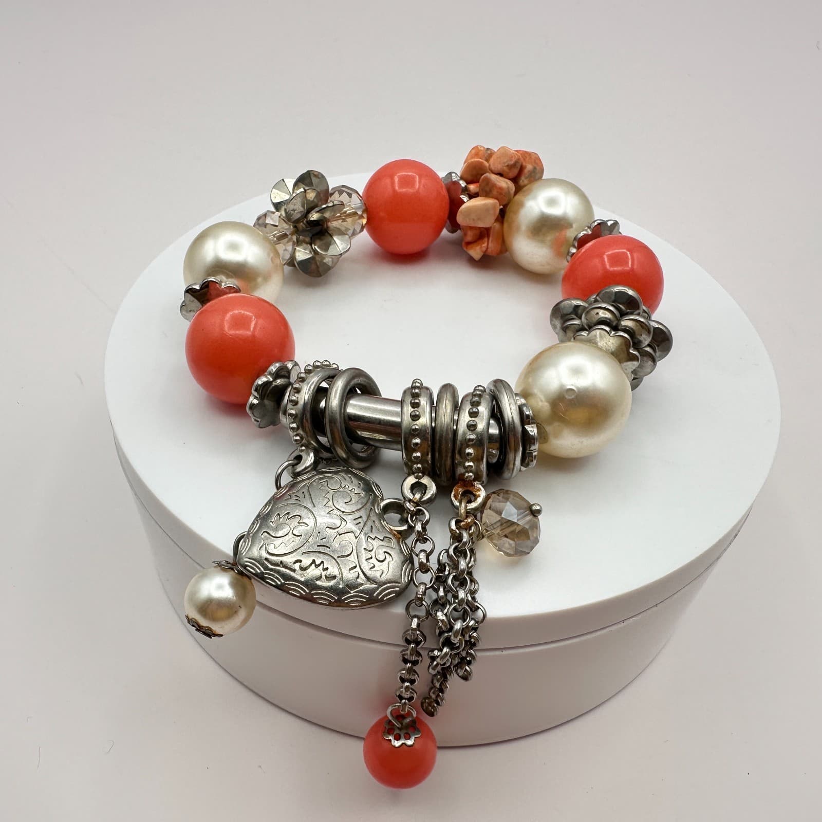 Vintage 90s Silver Tone Heart Charm Bracelet Glass Pearl Boho Fashion Jewelry