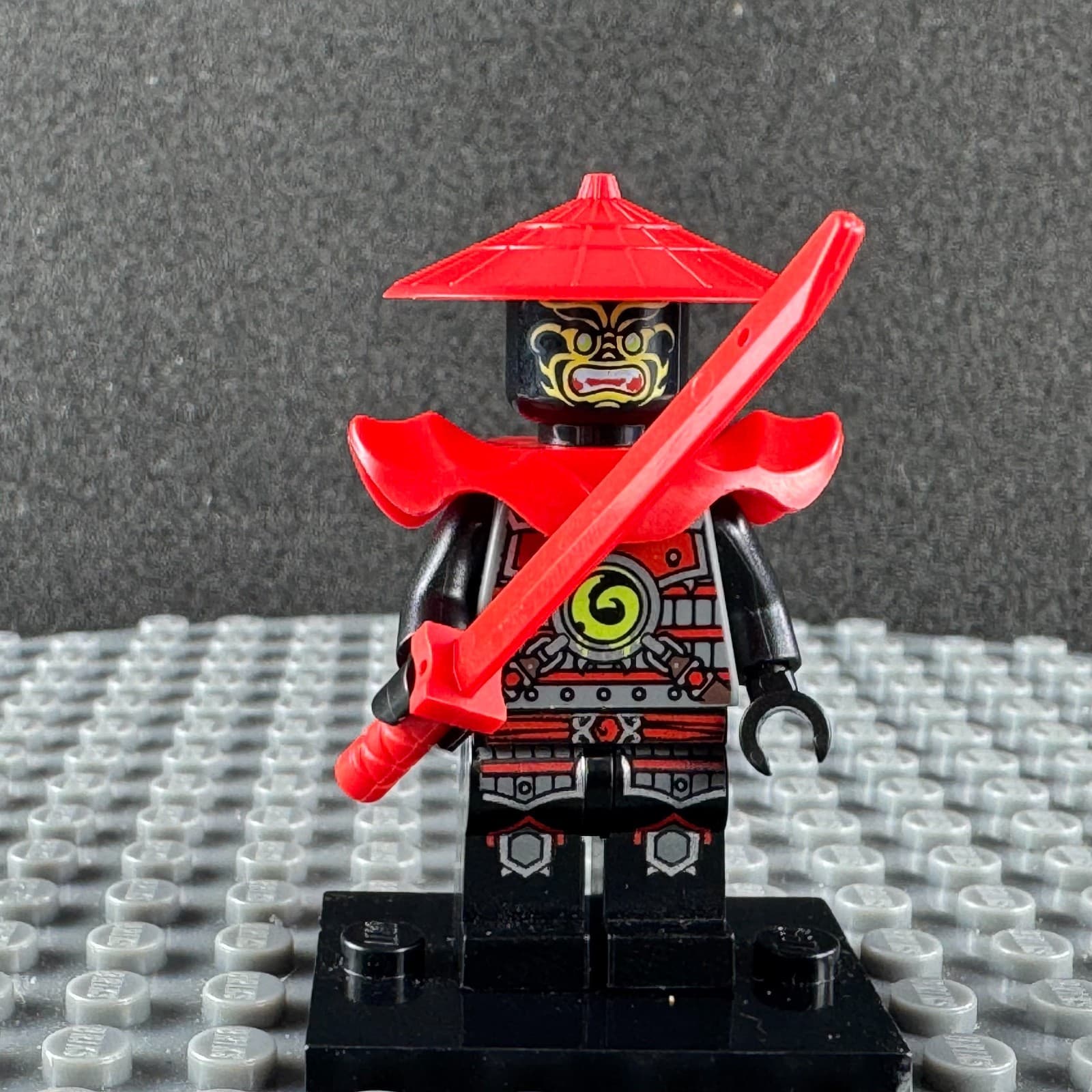 Retired LEGO® Ninjago Stone Army Swordsman Warrior Red Face Minifigure NJO0081
