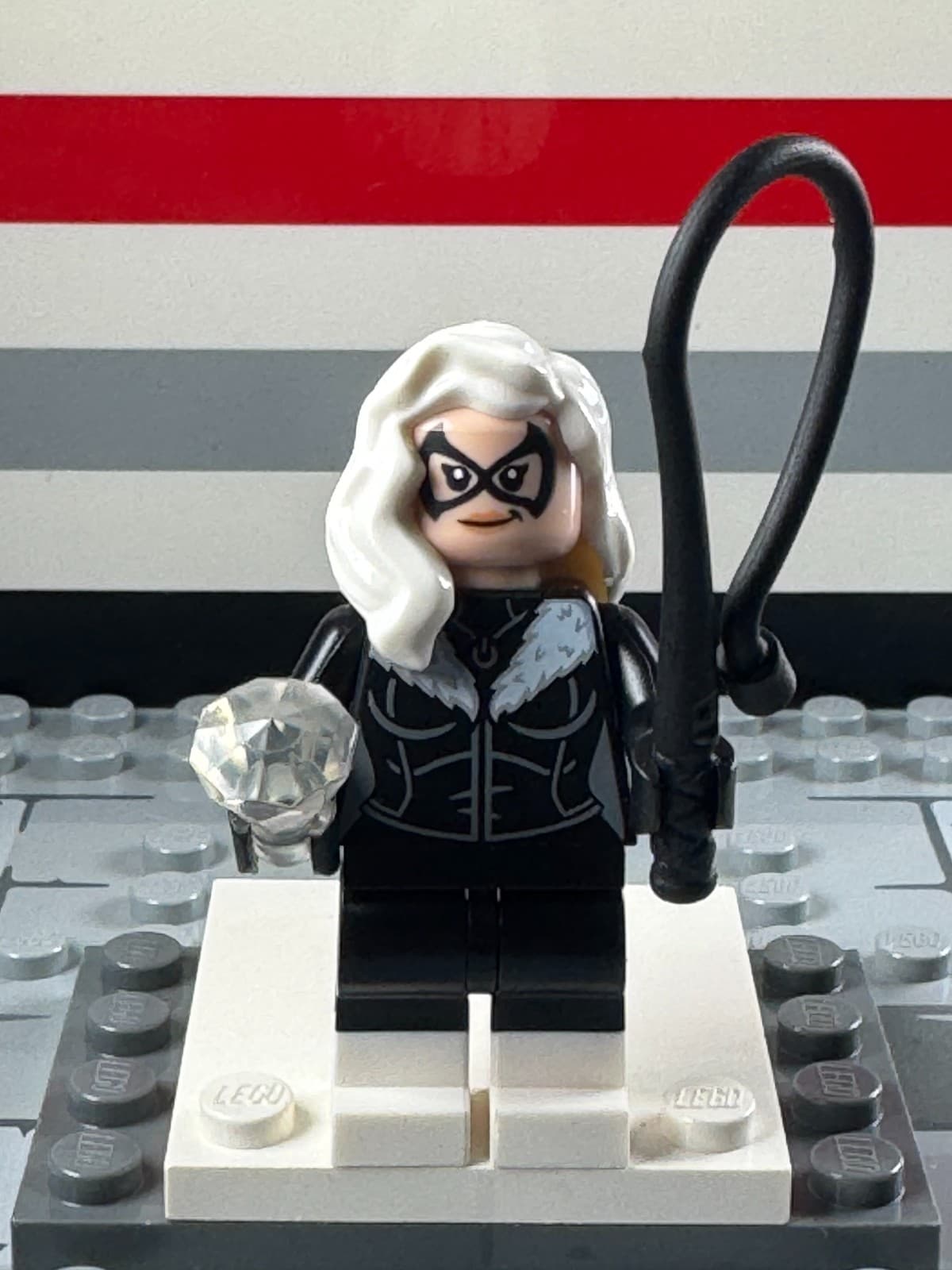 Retired LEGO Black Cat Minifigure sh0715 Marvel Spider-Man Daily Bugle Set 76178