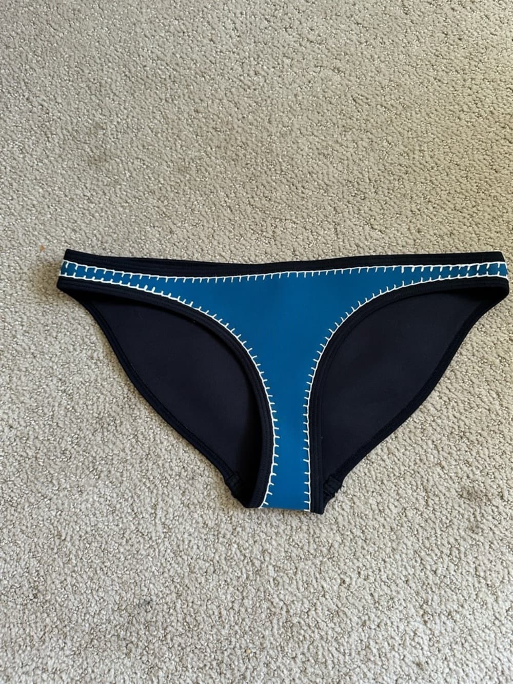 Triangl crochet trim neoprene bikini bottoms