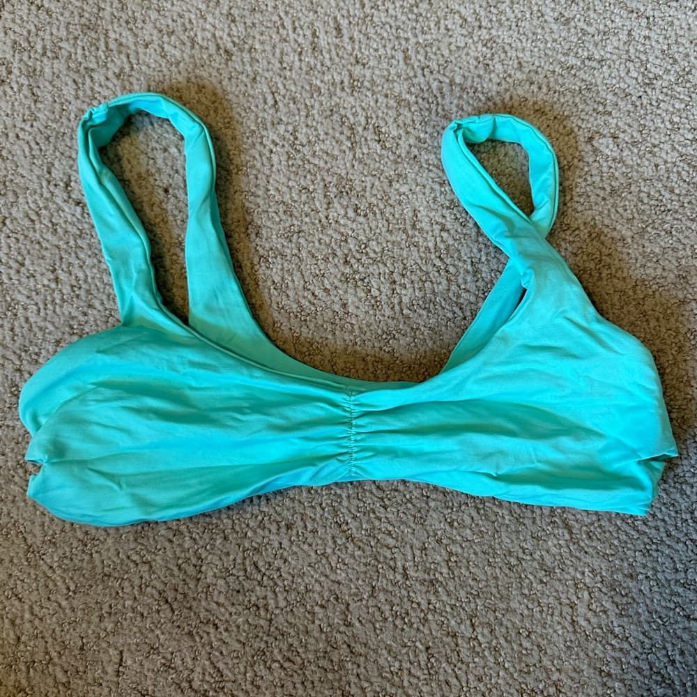 NWOT L*Space crisscross back bikini top