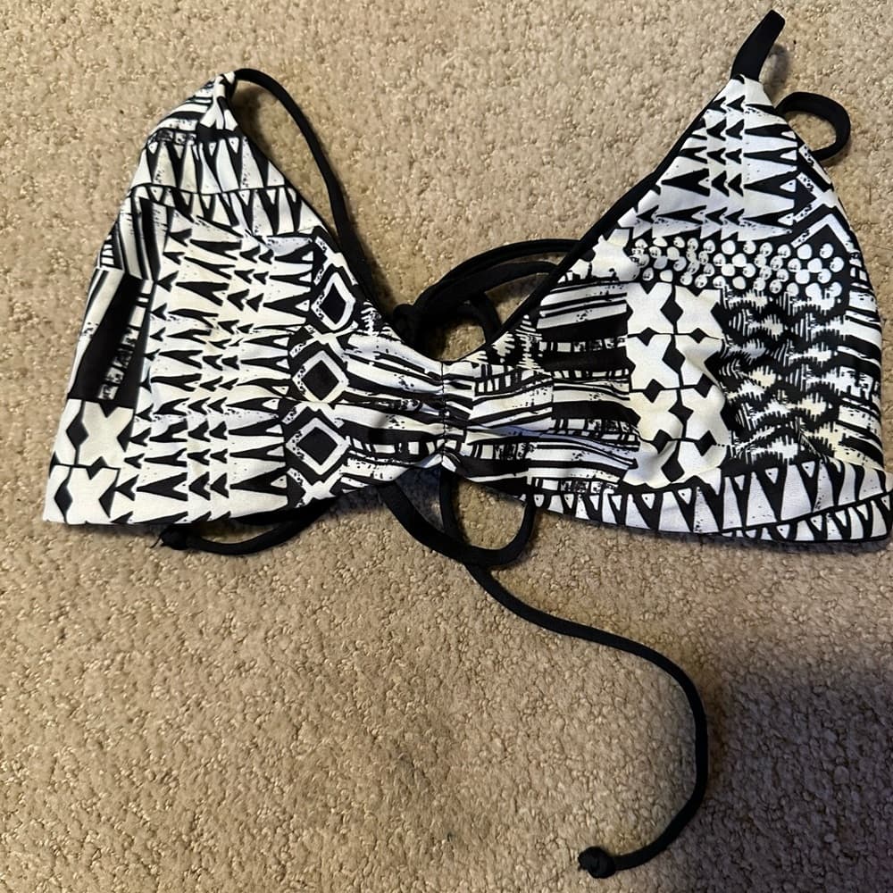 NWOT L*Space bikini top tribal print