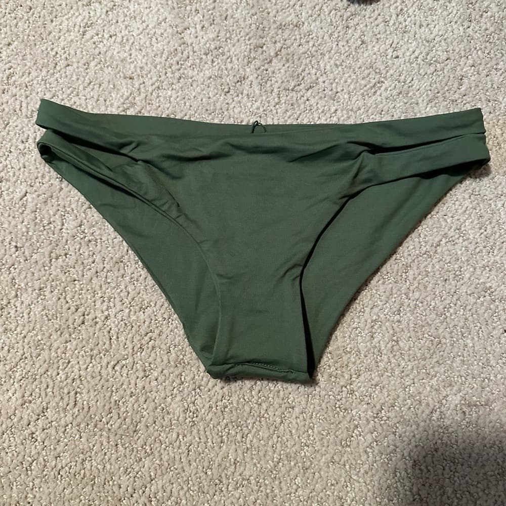 NWOT L*Space cutout bikini bottoms olive