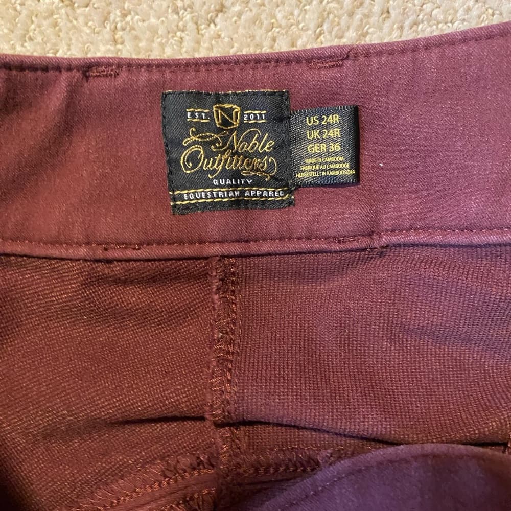 Noble Outfitters riding pants burgundy