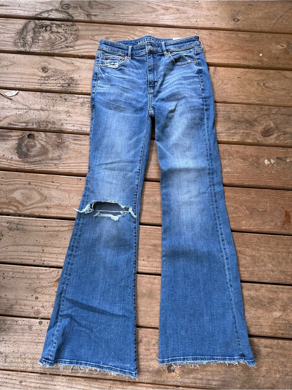 NWT American Eagle super hi rise flare jeans cool hand blue 4