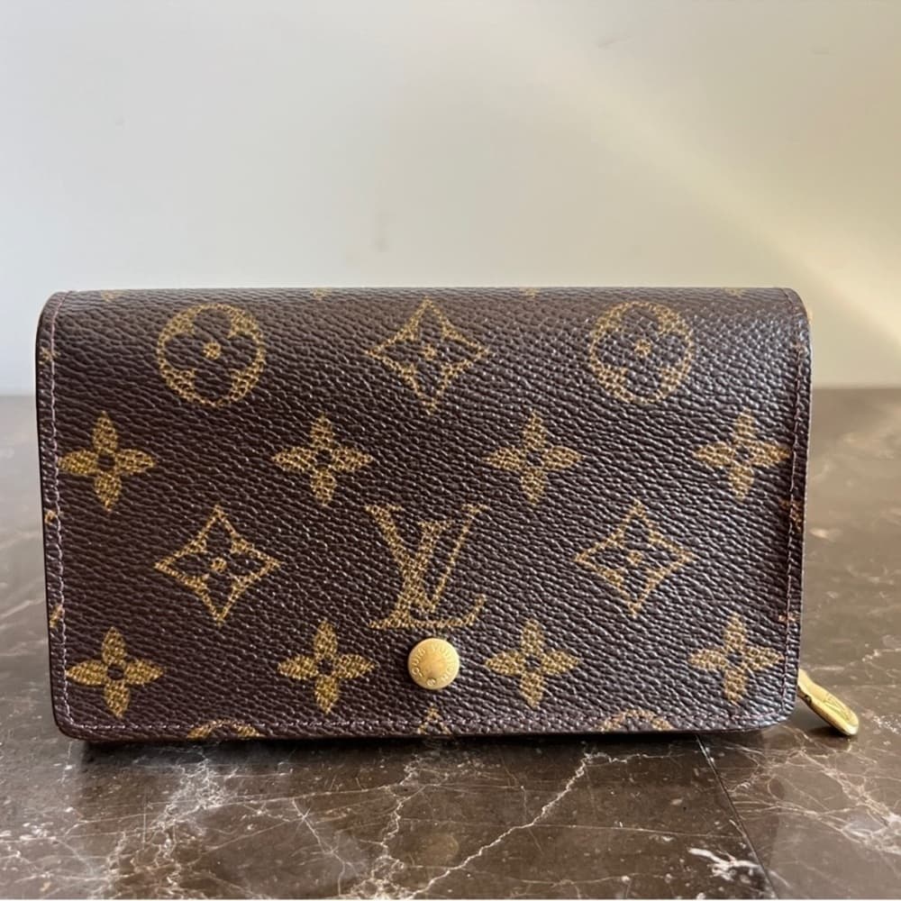 Authentic Louis Vuitton Porte Tressor classic monogram canvas wallet