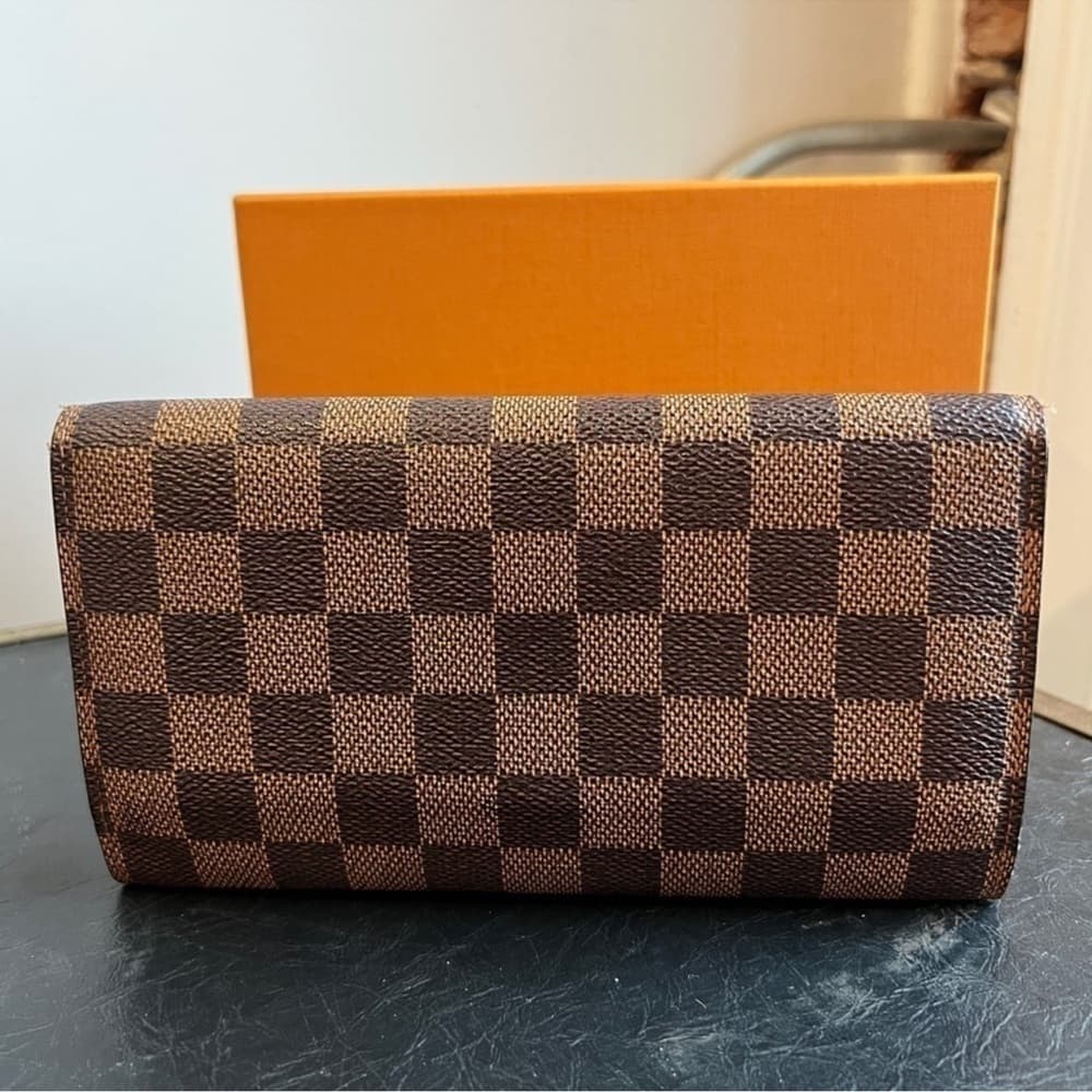Authentic Louis Vuitton Damier Ebene International Wallet