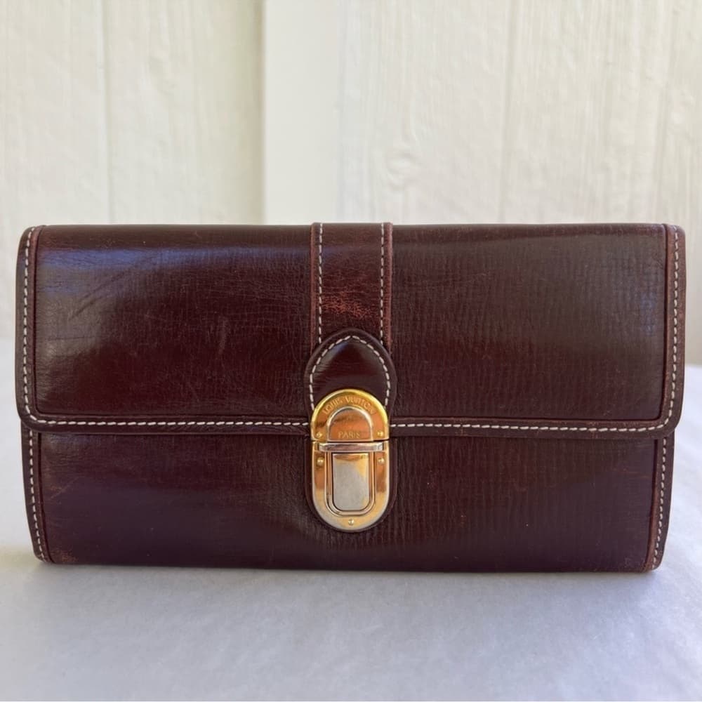 Louis Vuitton Utah Push Lock Sarah wallet