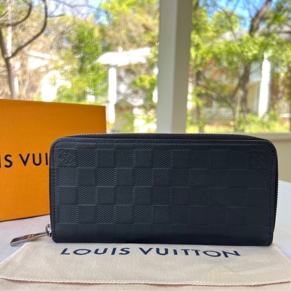 Authentic Louis Vuitton Damier Infiniti wallet black silver