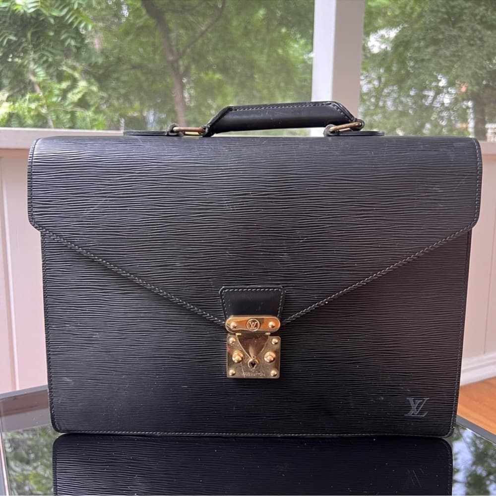 Authentic Louis Vuitton Epi leather briefcase black gold