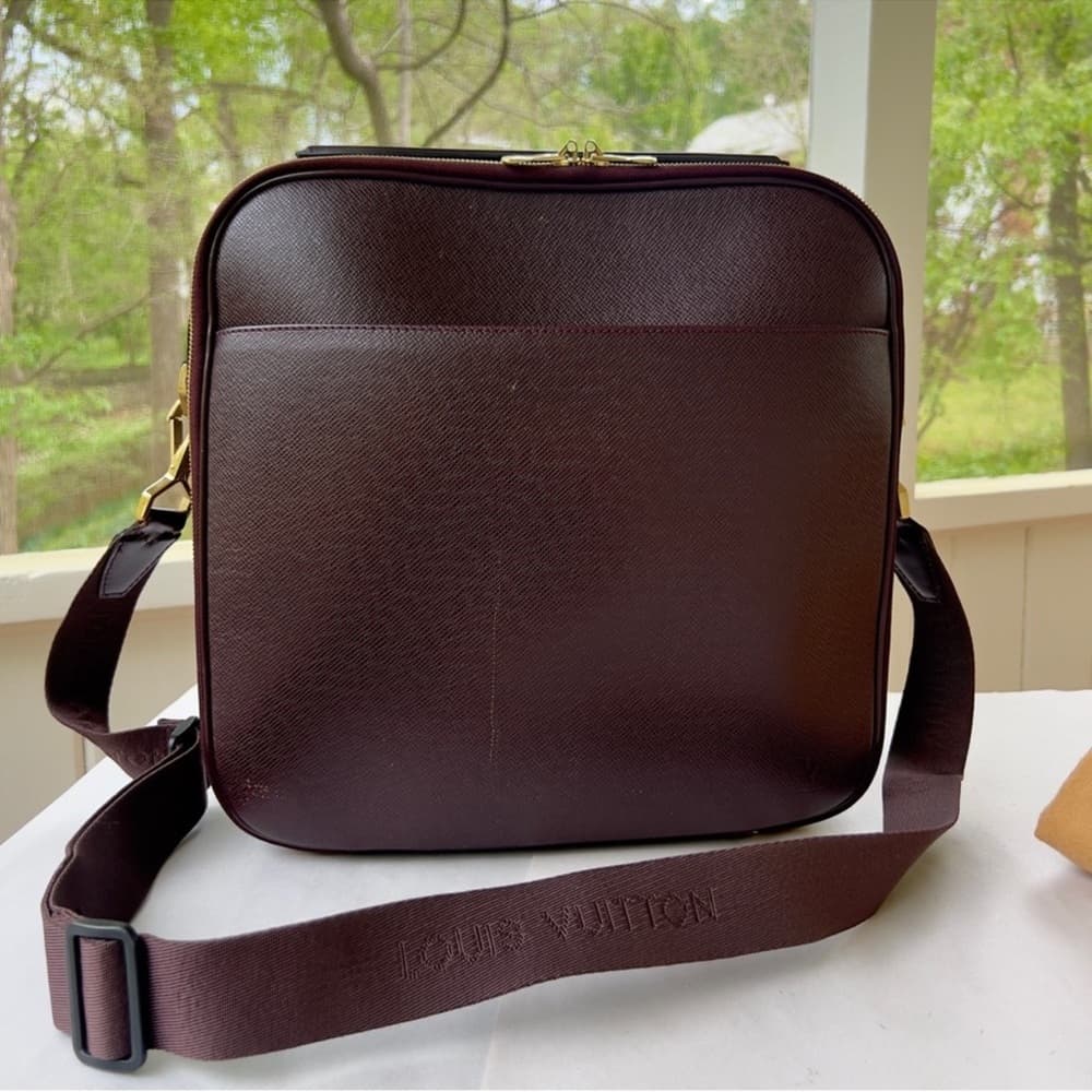 Authentic Louis Vuitton Taiga Tura Crossbody Laptop bag