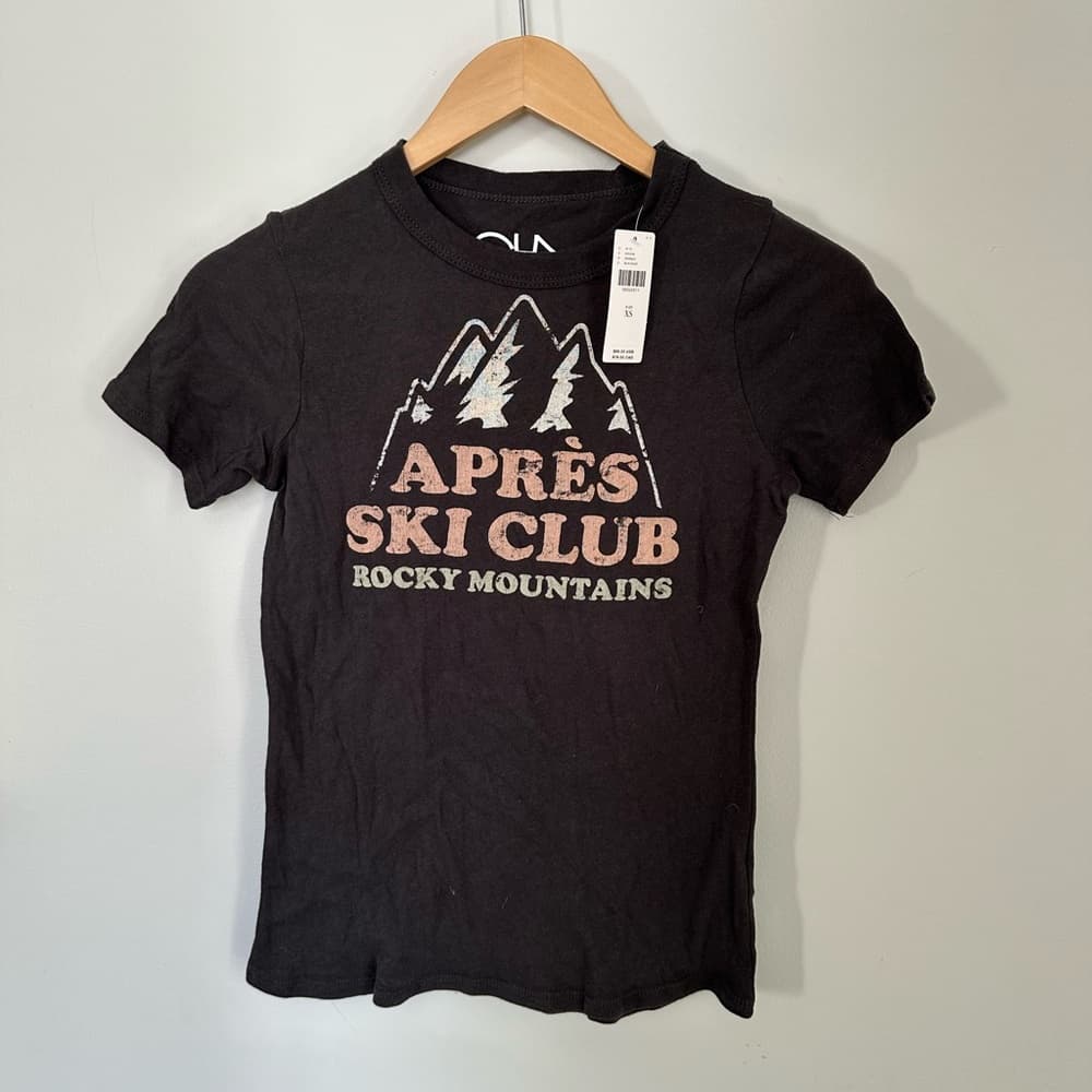 NWT Chaser Apres ski club tee