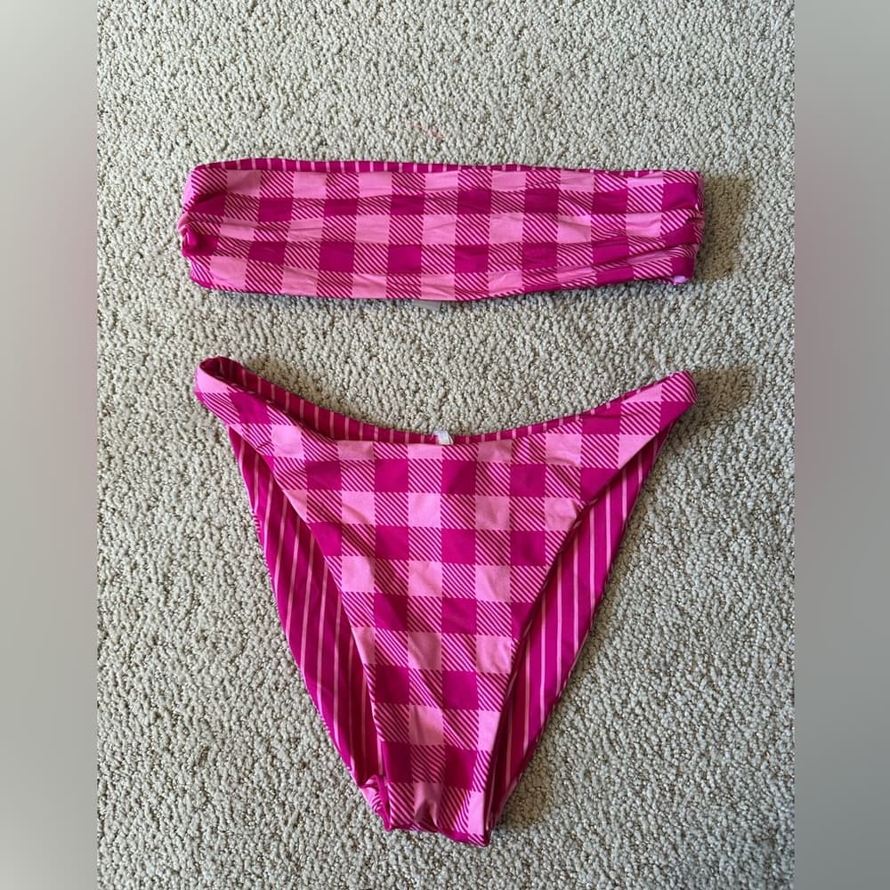 Solid and Striped Annabelle reversible bikini Fuschia xs