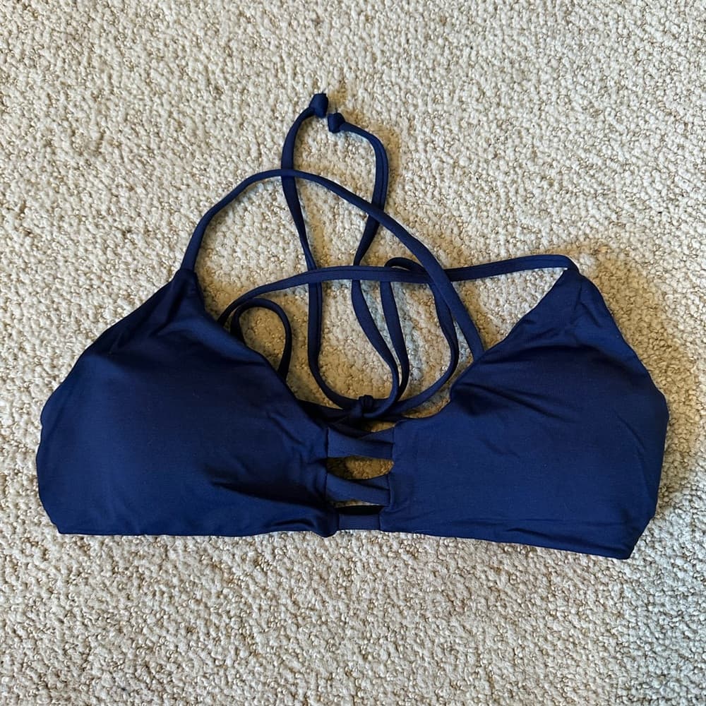 NWOT L*Space cutout front bikini top navy