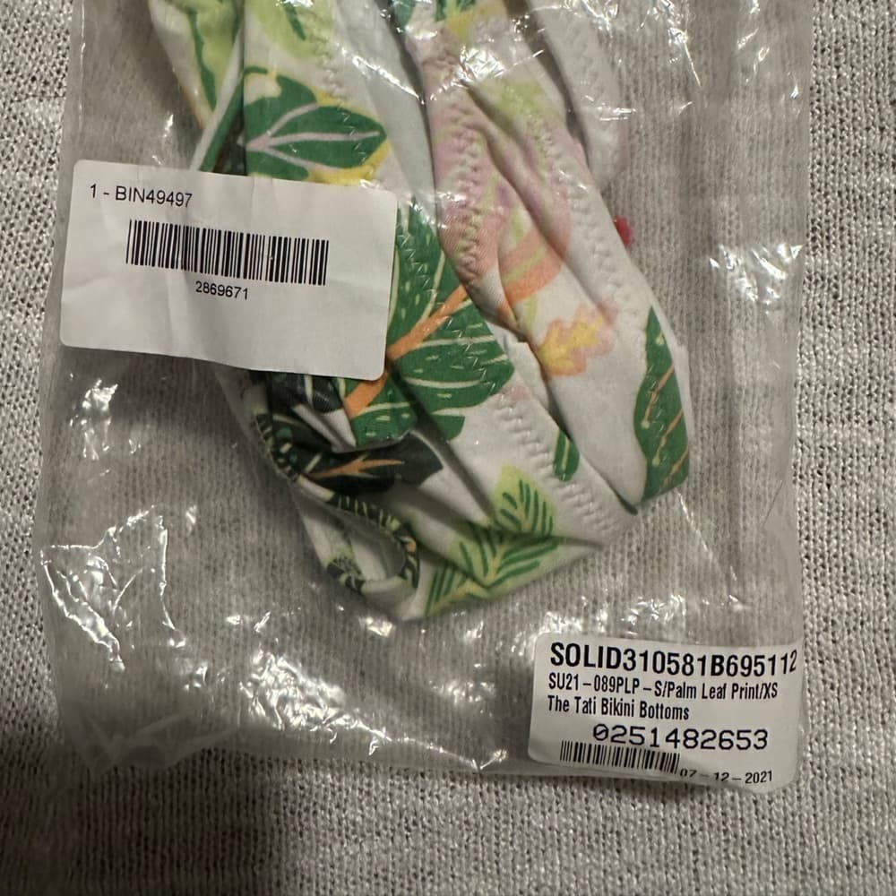 NWT Solid and Striped Tati bikini bottoms palm leaf