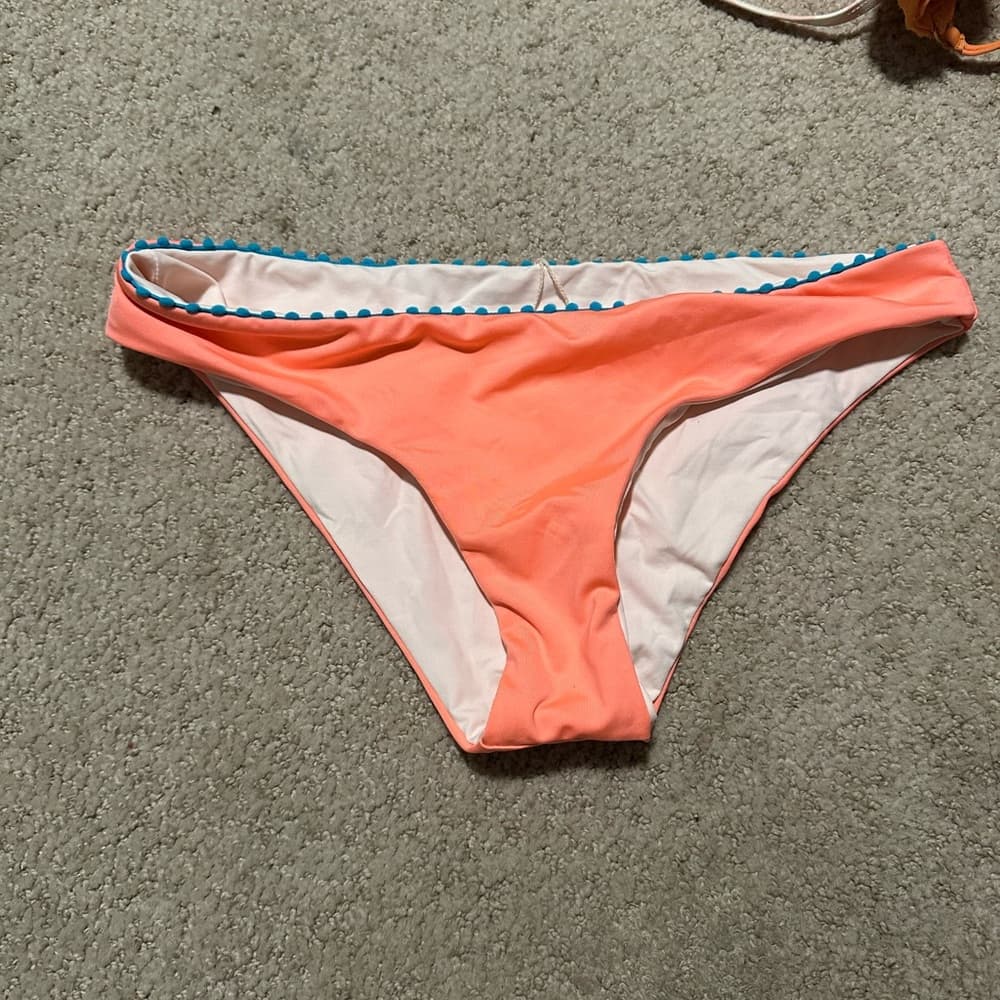 NWOT L*Space scallop trim reversible bikini bottoms