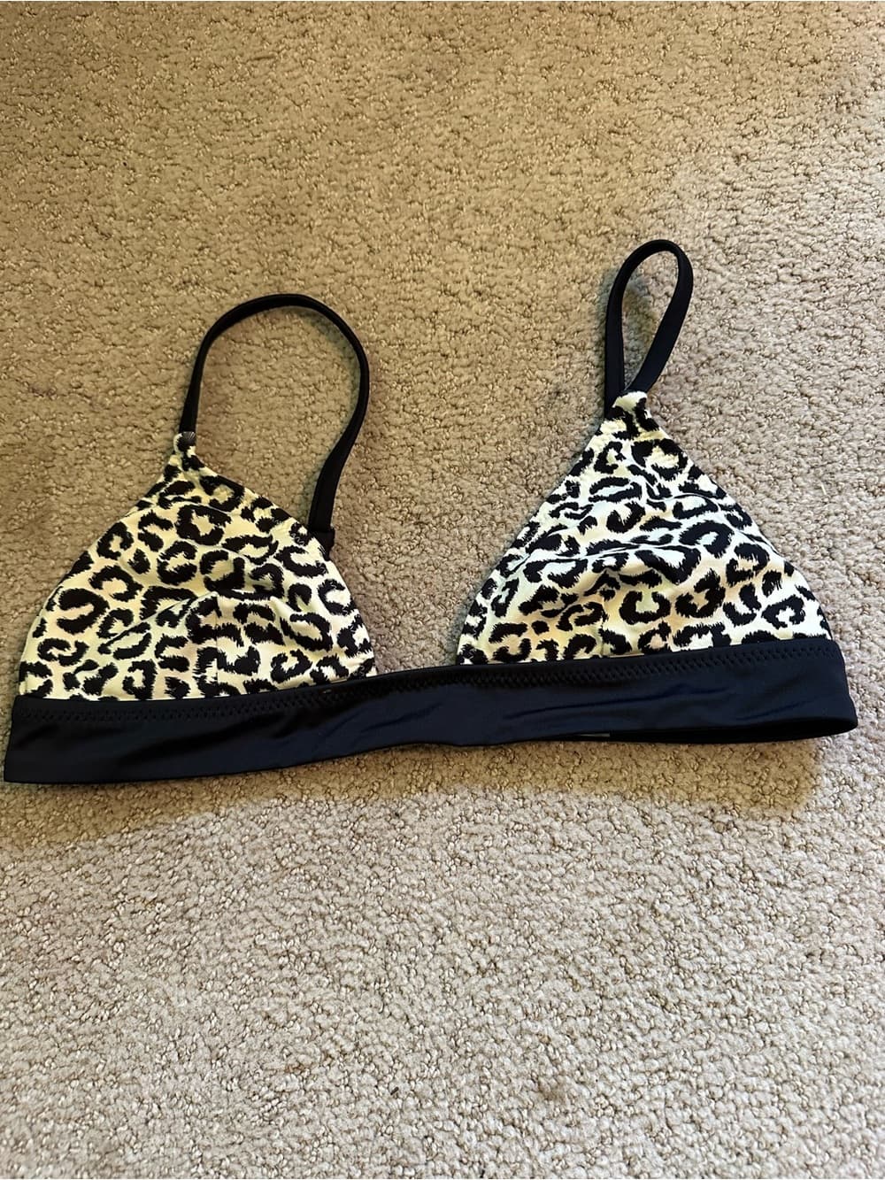 Solid and Striped Morgan bikini top medium