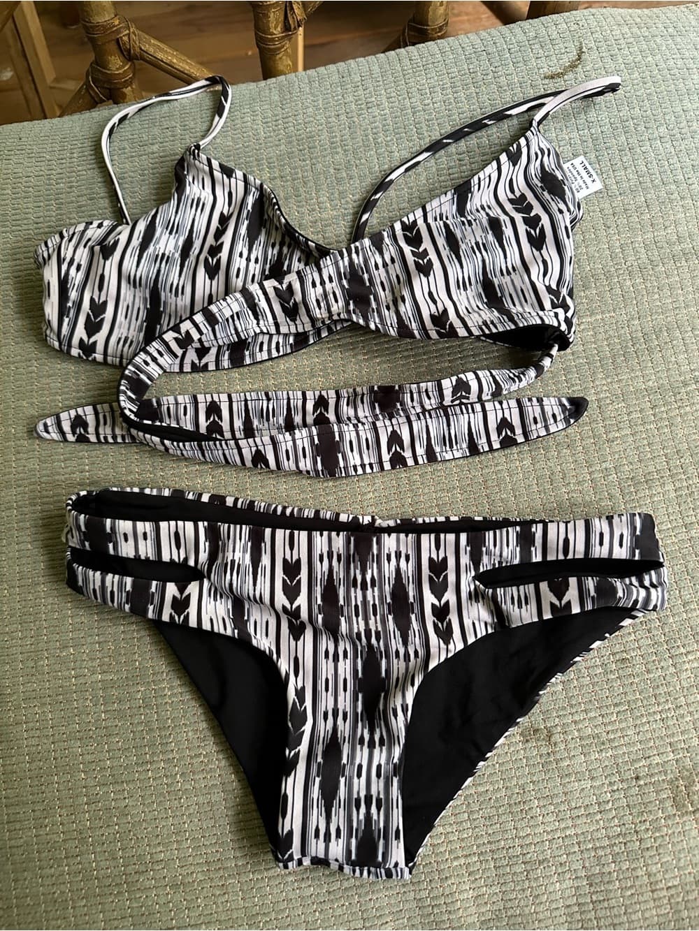 NWOT L*Space Chloe Breakers bikini set extra small
