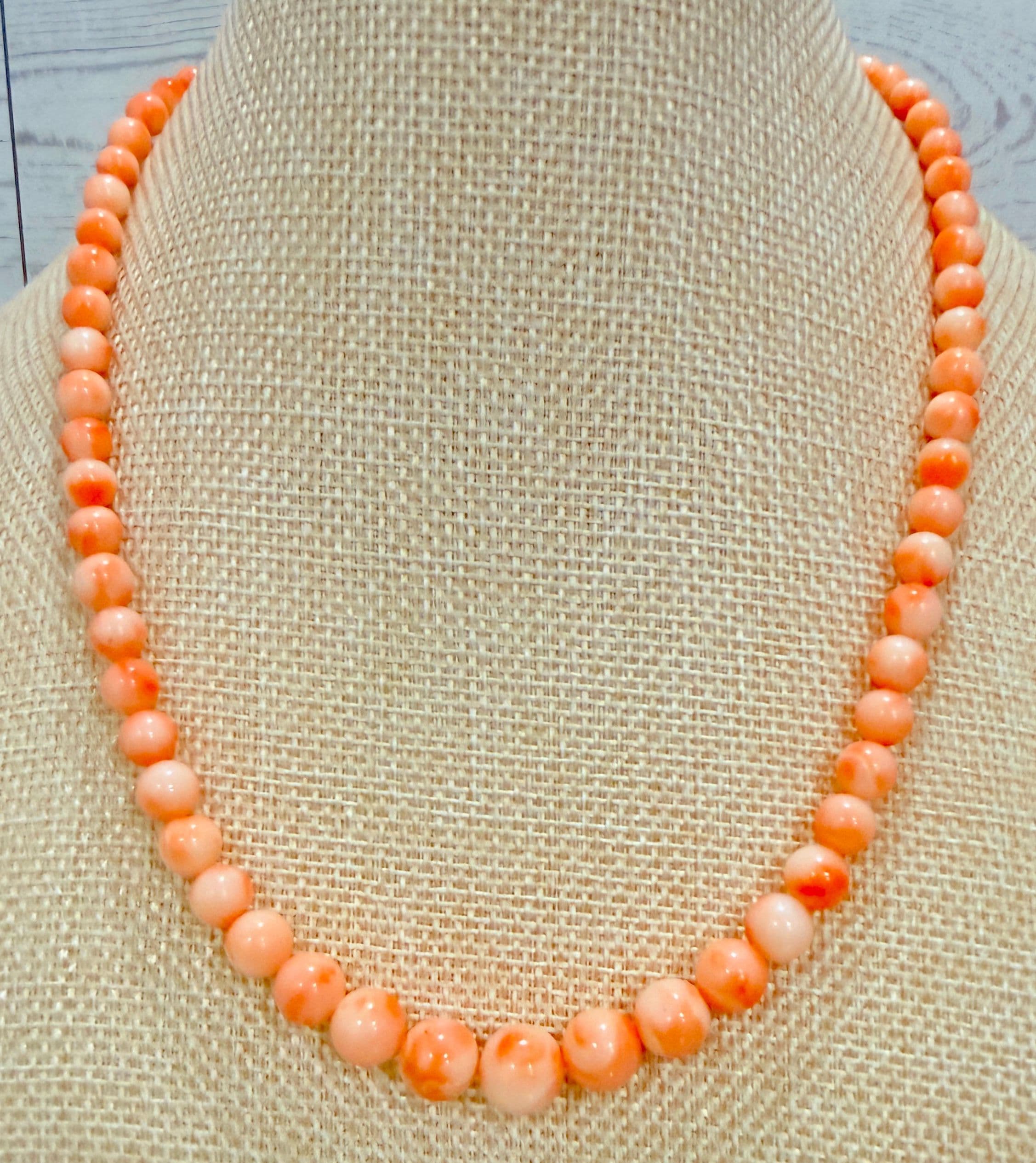 4D. 1950s Handcarved Polished Coral Bead Necklace