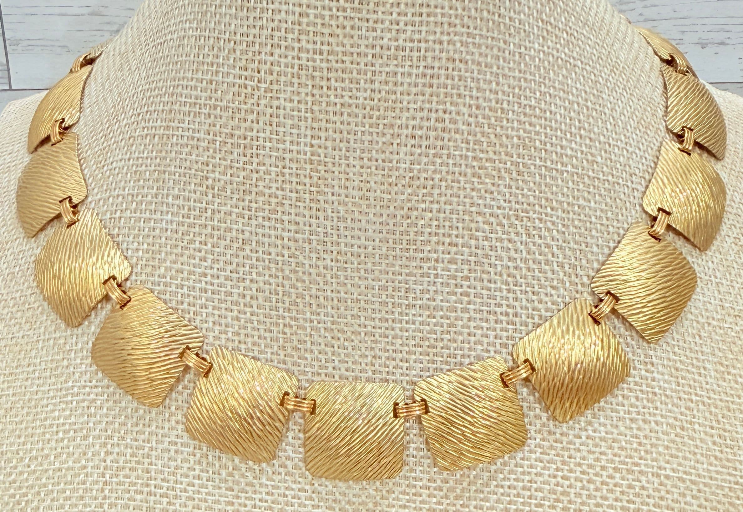 4I. 1980s Krementz Gold Tone Mock Choker Bib Necklace