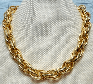 4R. 1980s 1AR by UnoAerre 18k Gold-Plated Triple Link Necklace