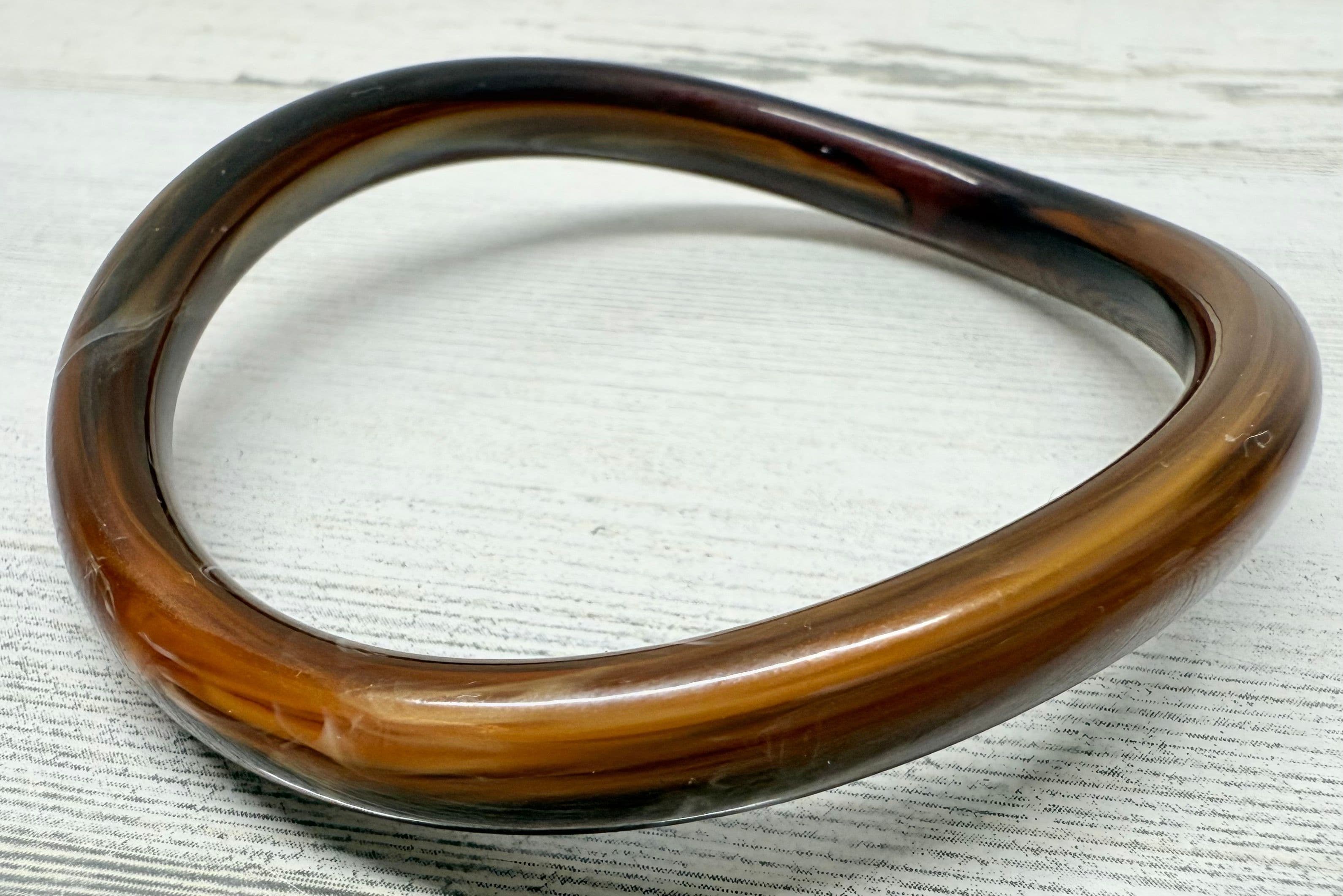 1S. Vintage 1960s Marbled Chocolate Brown Free Form Lucite Bracelet