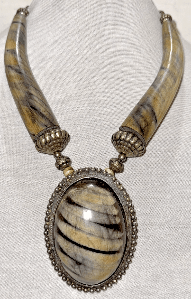 6F. Vintage 1960s Tibetan Yak Horn Tribal Necklace