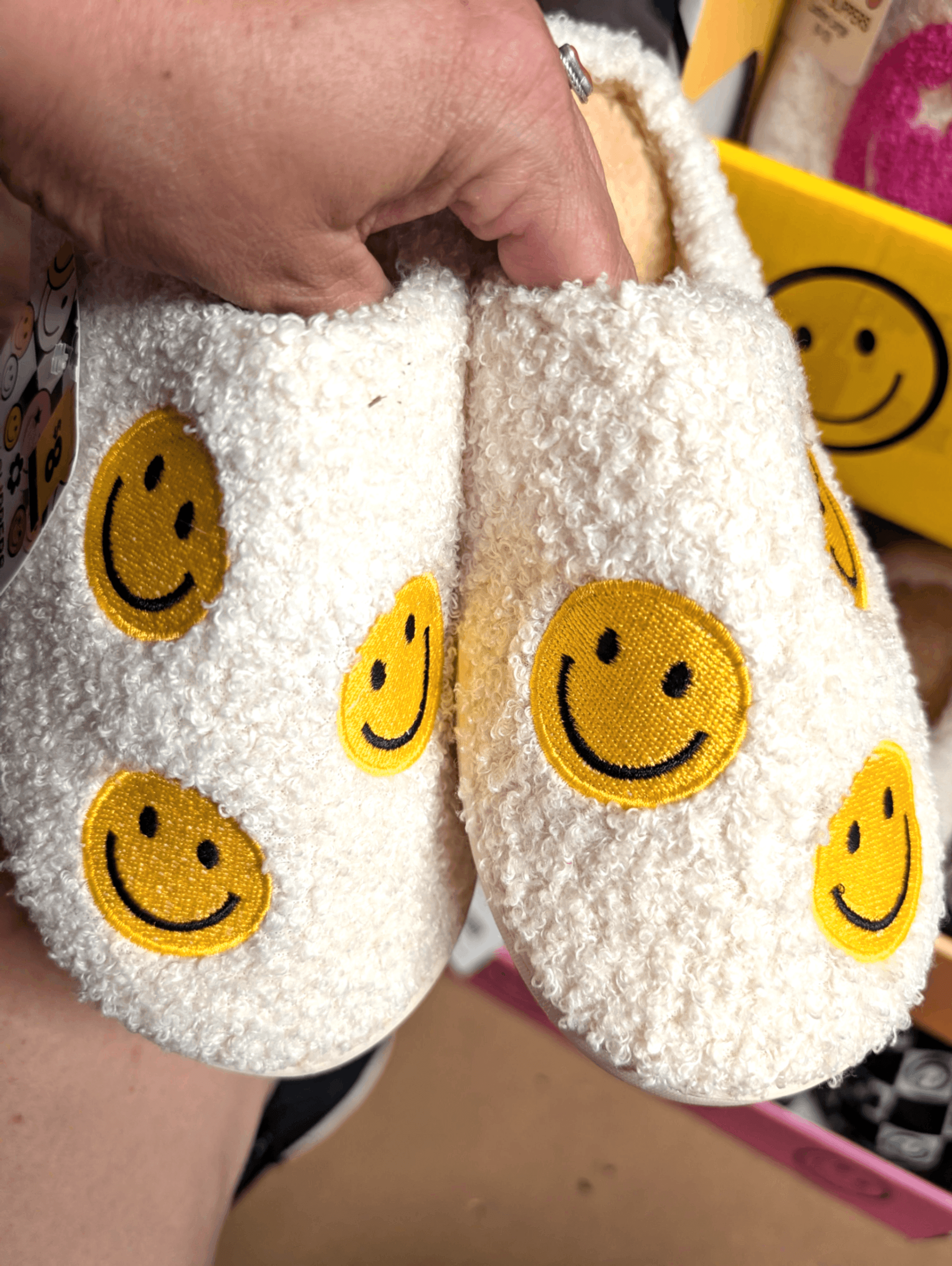 Plush Smiley Face Slippers Ladies Size 5-6