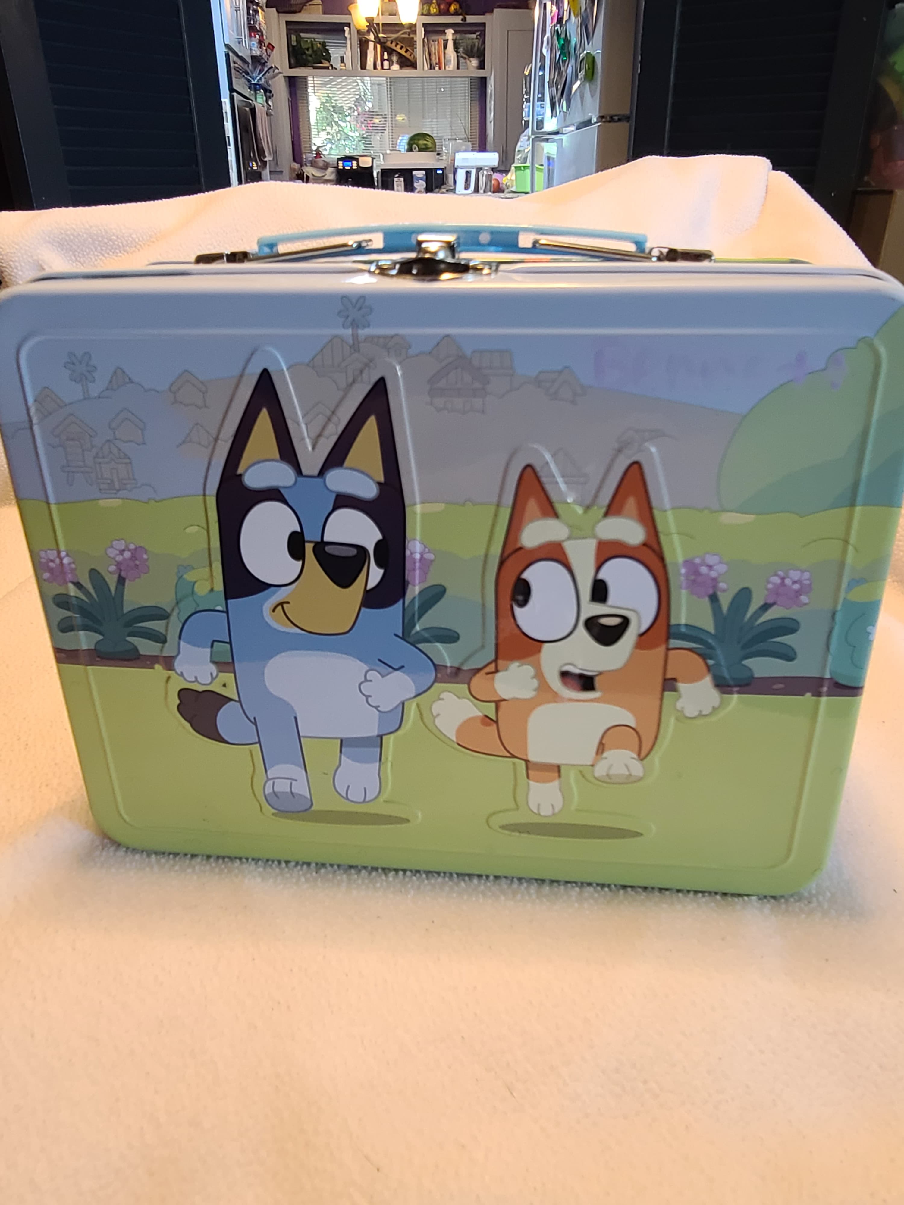 Bluey Metal Lunch Box with Bluey and Bingo Plush Toy