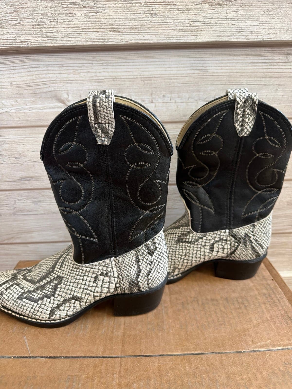 Vintage Acme Boots Boys Snakeskin Mojave Cowboy Boots size 2D I think kids 1