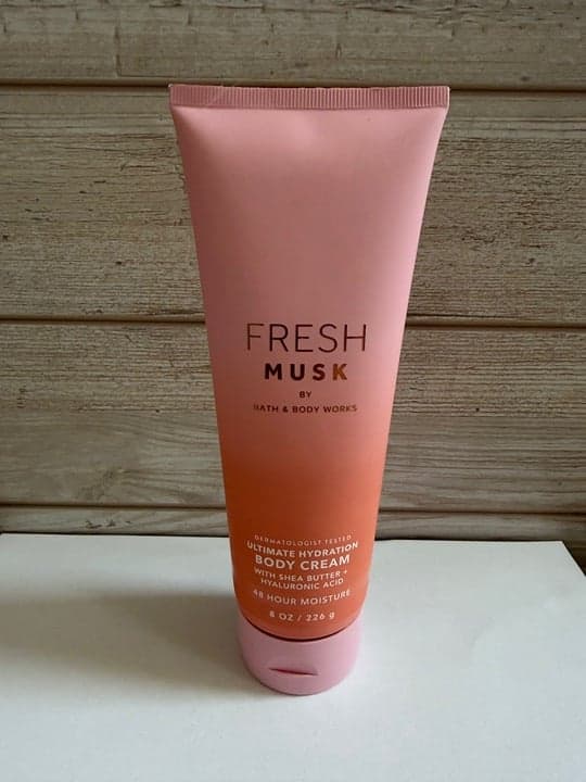 Bath and Body Works Fresh Musk Cream Lotion New