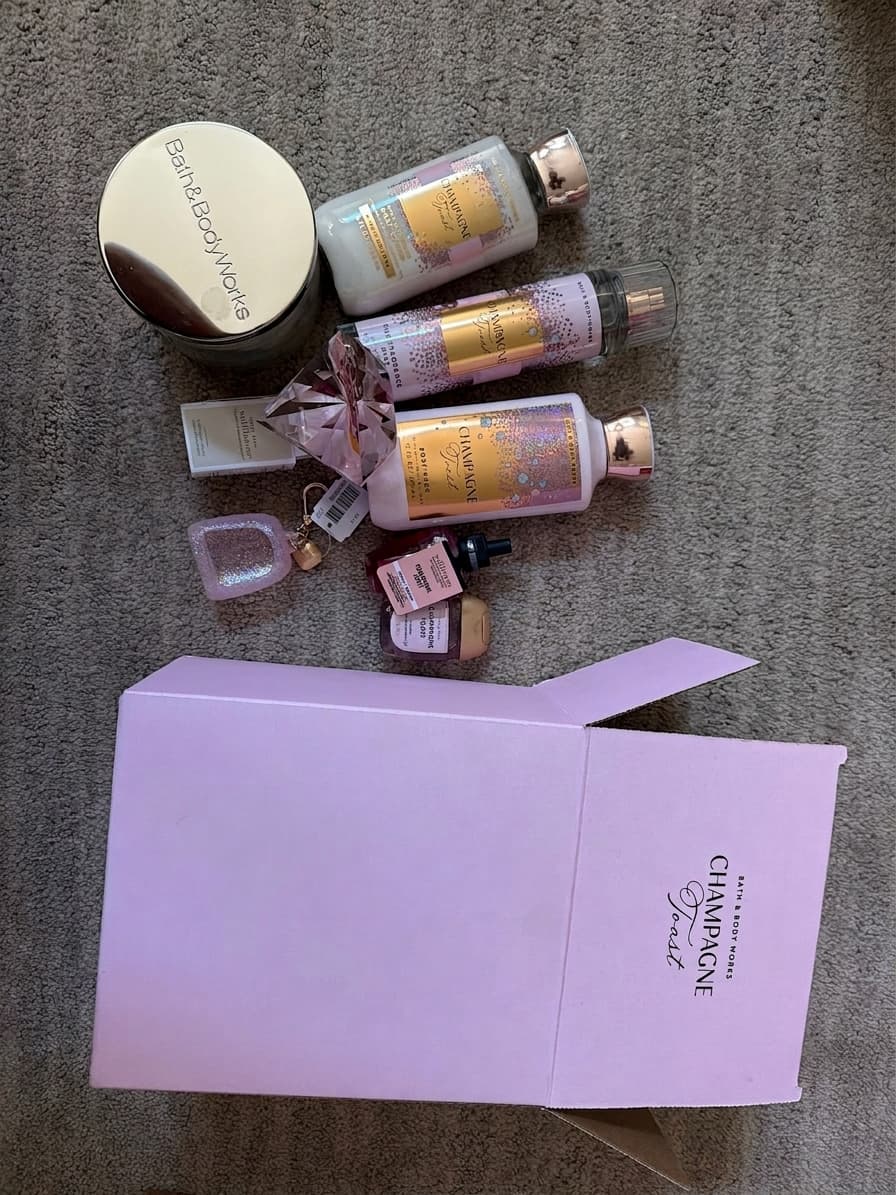 Bath & Body Works Champagne Toast Gift Set lotion mist candle bag wallflower