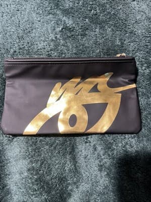 Tyra Banks Cosmetic Makeup Bag with Zipper for Women and Girls New