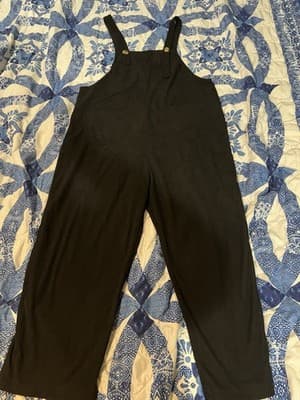 Contemporary Black Ribbed Cotton Jumpsuit with Wide-leg Silhouette and Straps M