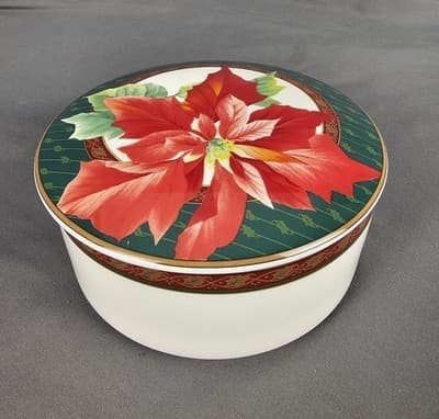 Mikasa Maxim Holiday Poinsettia Covered Dish Vintage Xmas Trinket Box Candy Dish