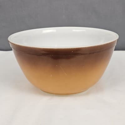 Vintage Pyrex Old Orchard Brown Ombre Mixing Bowl #402 1.5 Qt Large Nesting