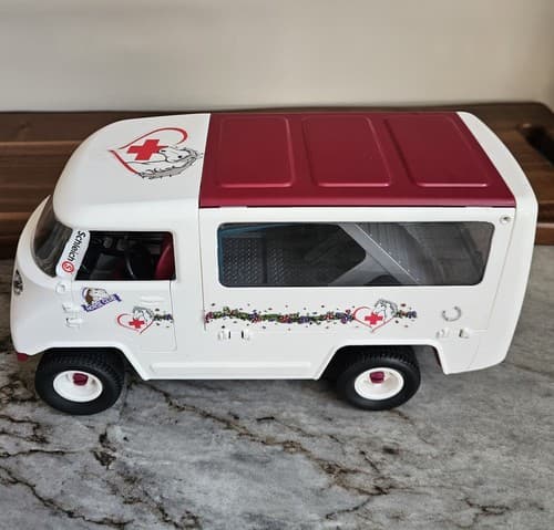 Schleich - Mobile Vet Van verernarian Horse Doctor Vehicle