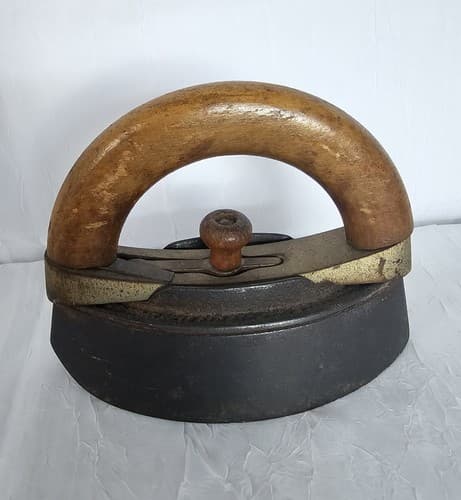Mid 19th Century Colebrookdale Iron With Removable Handle Potts PA DECOR & WORKS