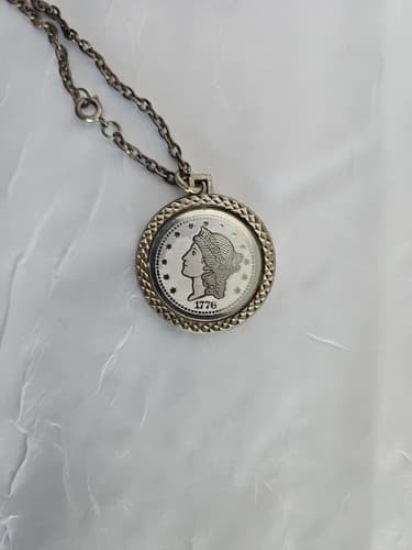 Vtg Bicentennial 1776 $20 Replica Coin Pendant Necklace Silver Tone 12” Chain