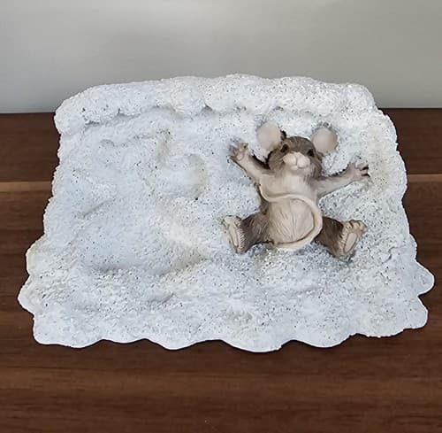 Mice Charming Tails ~ Dean Griff - MAXINE MAKING SNOW ANGELS in box Silvestri