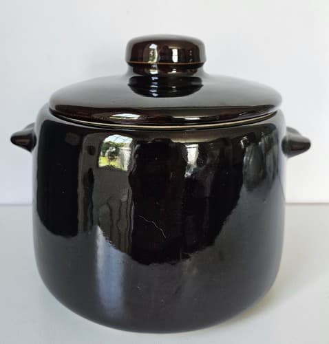 Vintage West Bend Brown Bean Pot 2+ Qt Crock w/Lid 6” Tall 5” Wide Ovenware