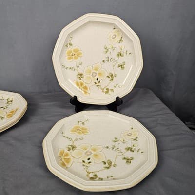 Mikasa Avante Venezia Floral Dinner Plates 10.75” Japan Set of 2 Vintage Retro