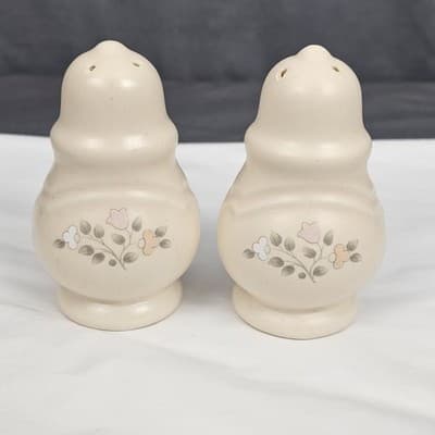 Vintage Pfaltzgraff Remembrance Salt & Pepper Shakers Floral Leaf
