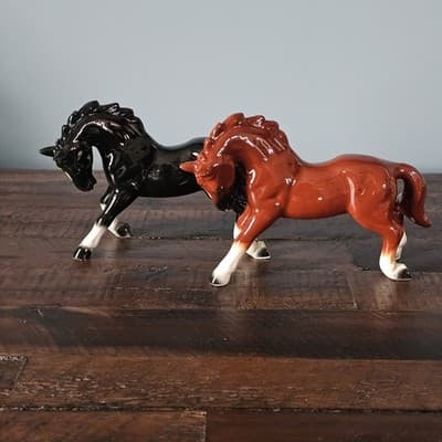 Vintage Gloss Horse Figurines Black & Chestnut Pair Set of 2 Prancing