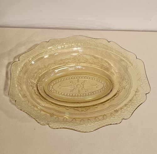VTG Federal Glass Serving Bowl Patrician Spoke Amber Yellow Depression 11.5”