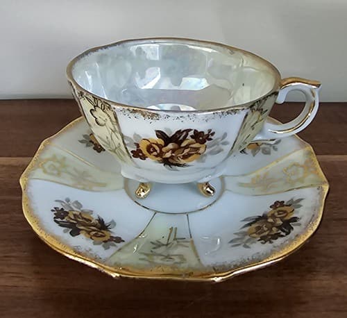 Vtg Napcoware 3 Footed Cup & Gold Accented Latic Cutout Saucer C-240 Foil Tags