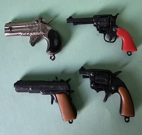 Victory Toy Minature pistols (3) + (1) Unbranded Tiny Guns Vintage