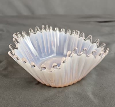 FOSTORIA Pink Heirloom Opalescent Crimped Glass Bowl Vintage (Pinker) MCM