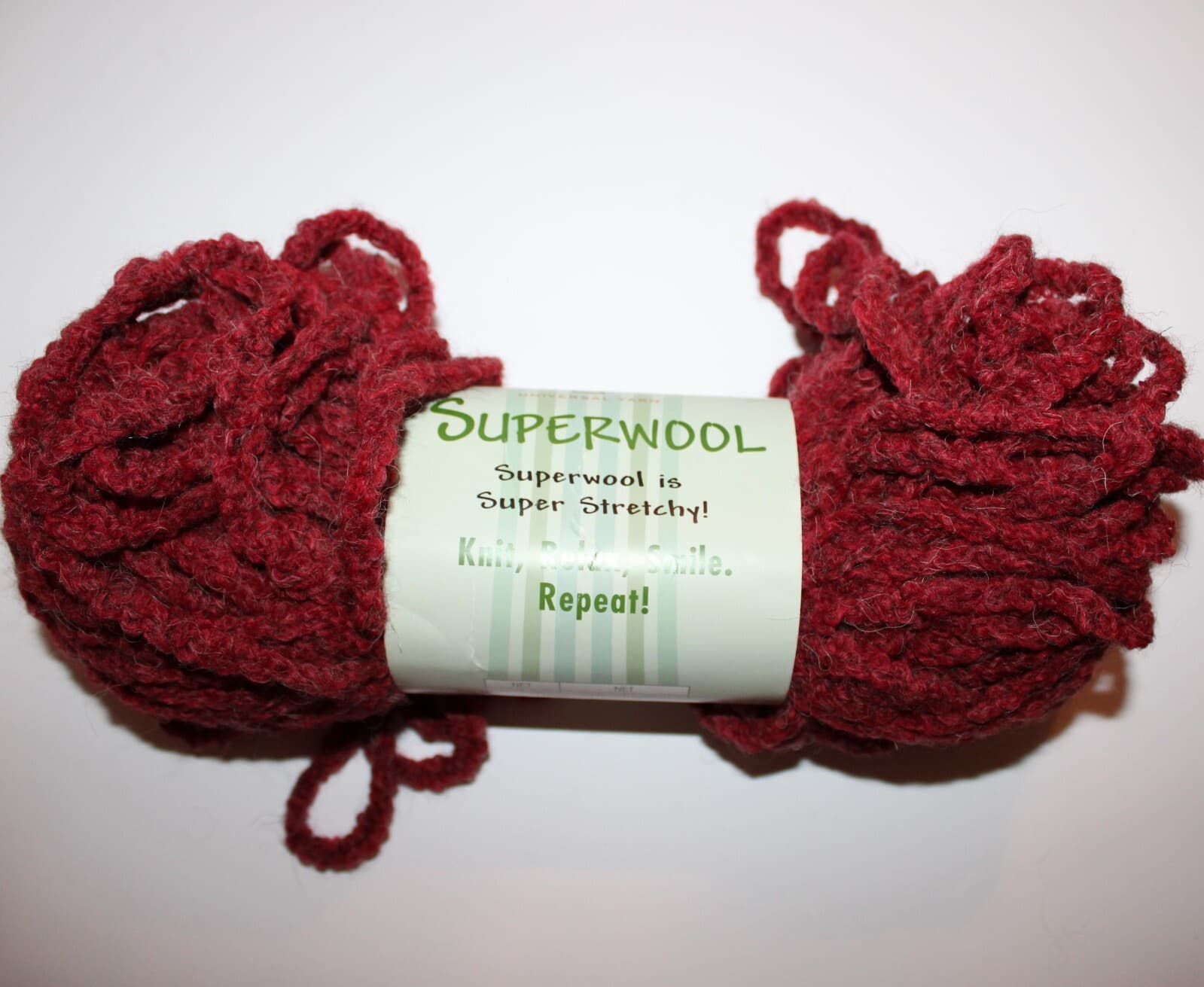 Universal Yarn co. Superwool 49% Wool, 48% Acrylic Col107 Spicy Red 3.5oz, 66yd